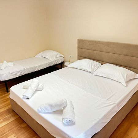 Skanderbeg Square Apartment 02 Tiranë Ngoại thất bức ảnh