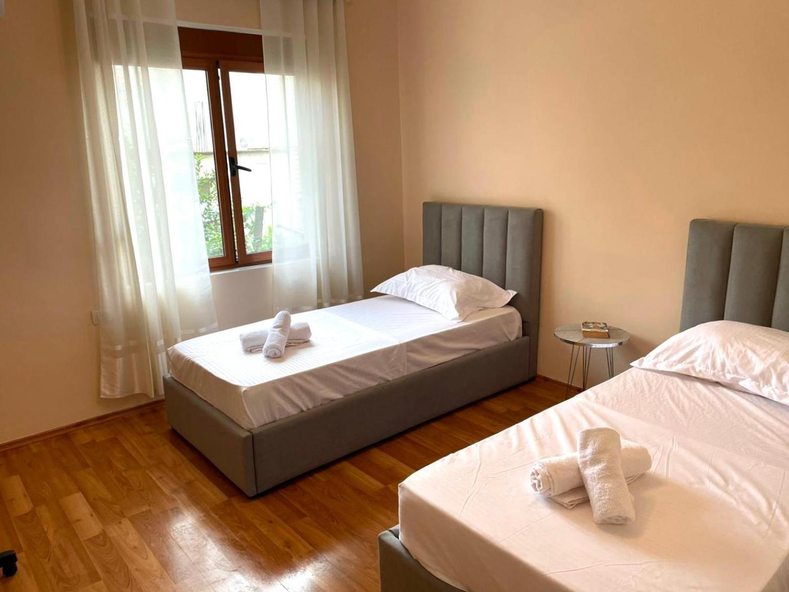 Skanderbeg Square Apartment 02 Tiranë Ngoại thất bức ảnh