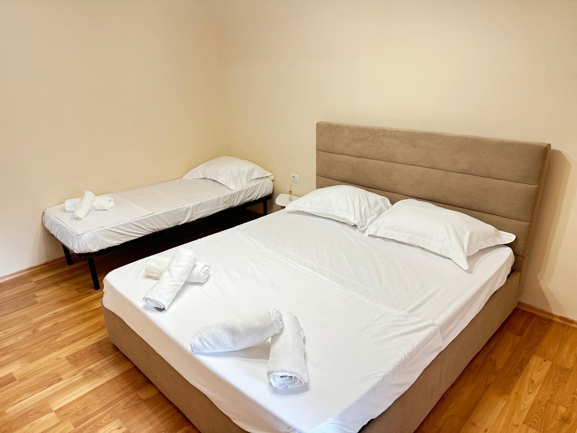 Skanderbeg Square Apartment 02 Tiranë Ngoại thất bức ảnh