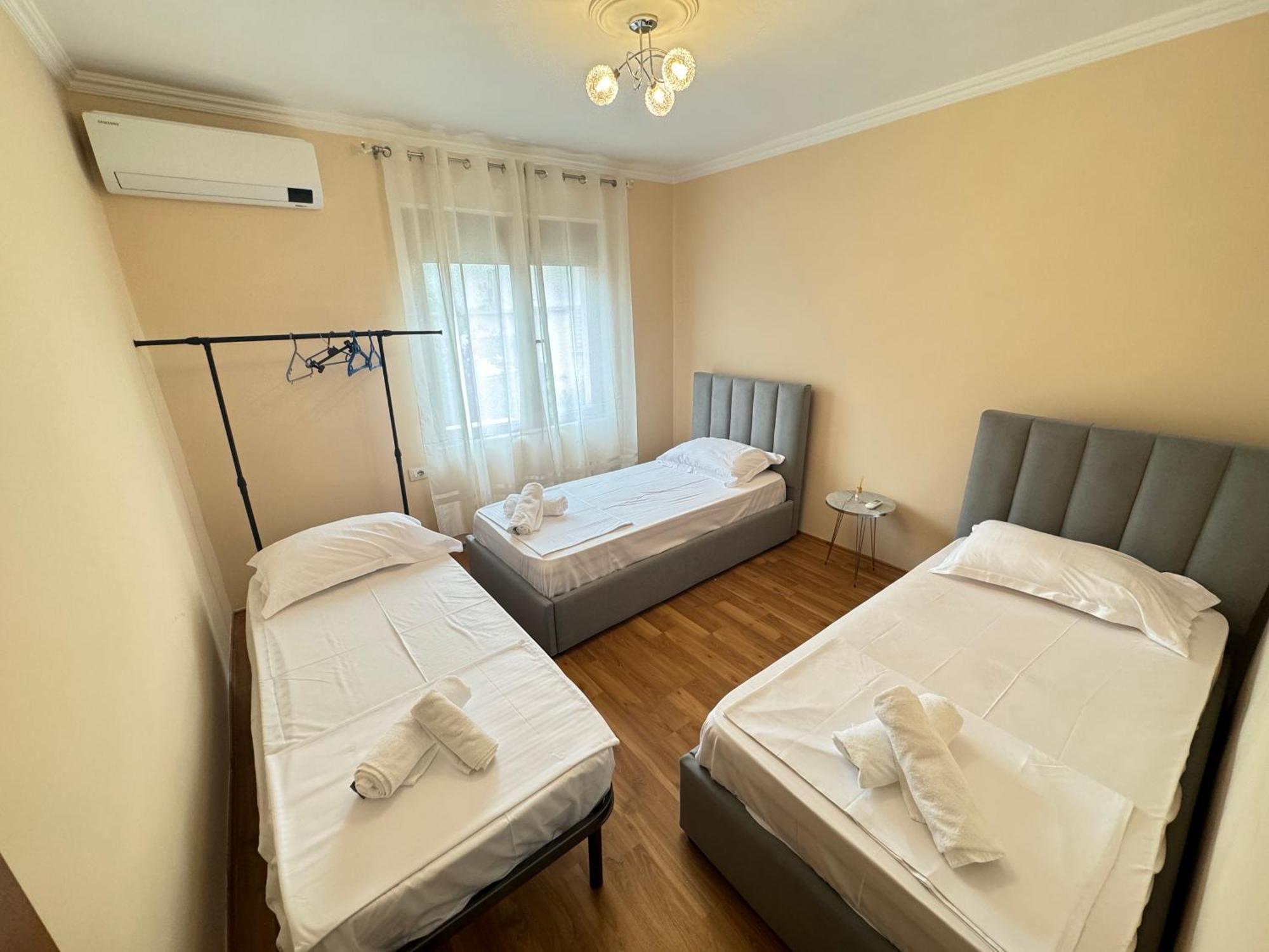 Skanderbeg Square Apartment 02 Tiranë Ngoại thất bức ảnh