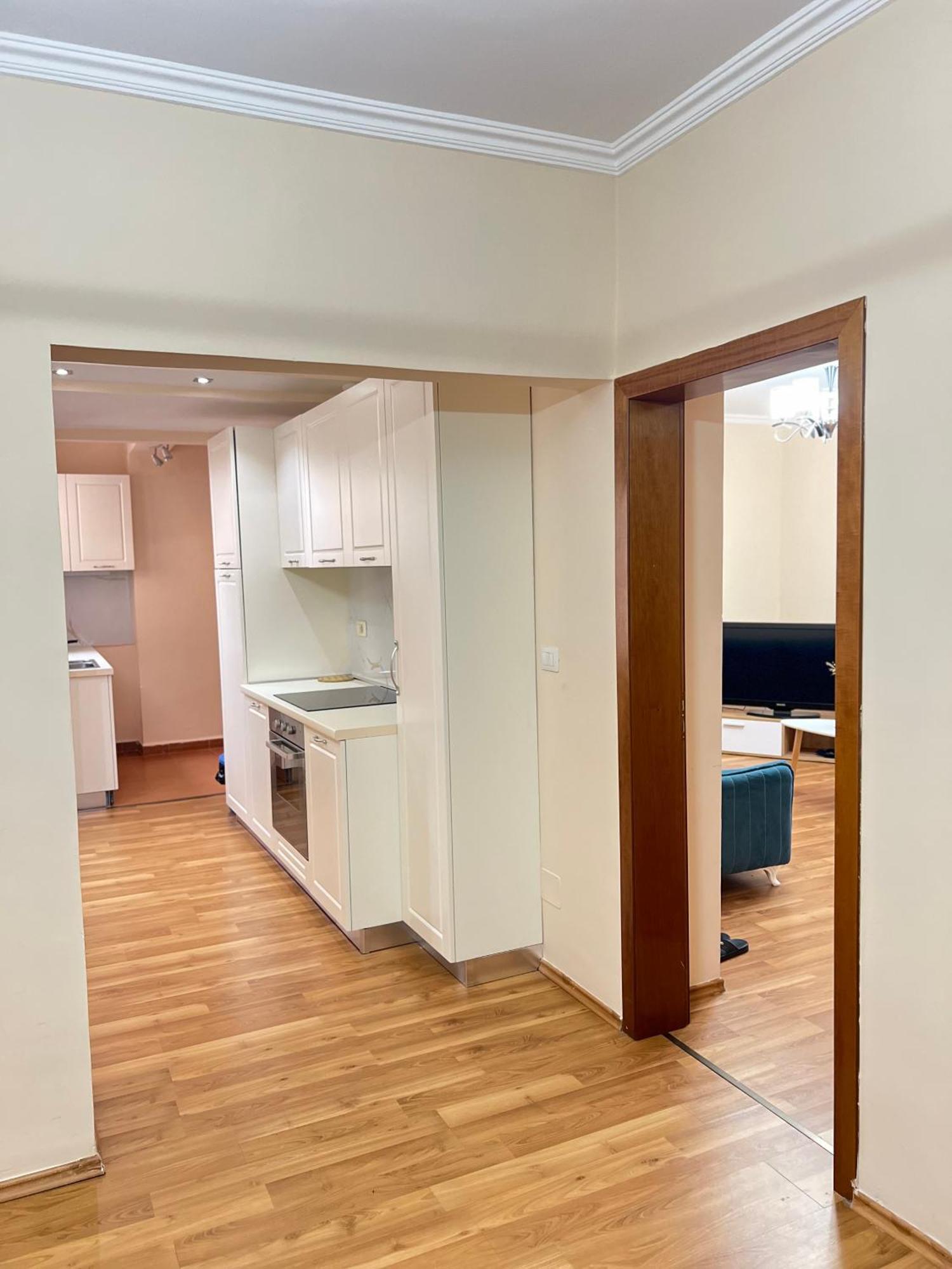 Skanderbeg Square Apartment 02 Tiranë Ngoại thất bức ảnh