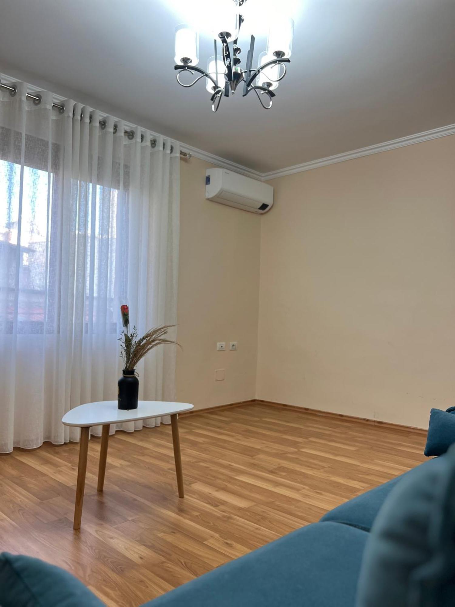 Skanderbeg Square Apartment 02 Tiranë Ngoại thất bức ảnh